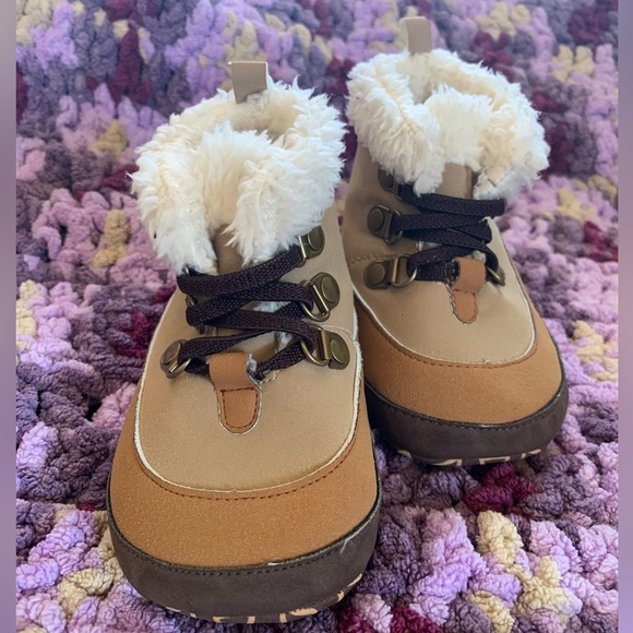 OshKosh B'gosh Other - *HP* Adorable Baby Shoes